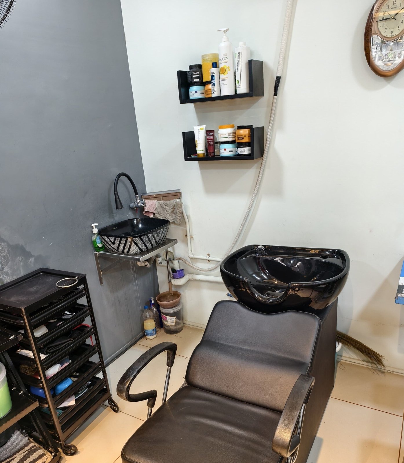 Queen Beauty Parlour