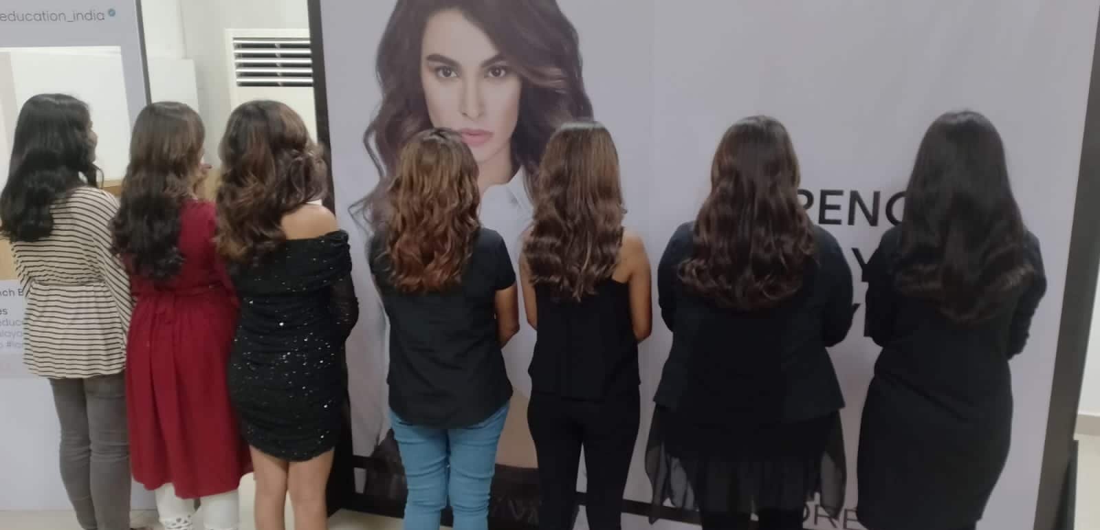 Nikhar Beauty Salon