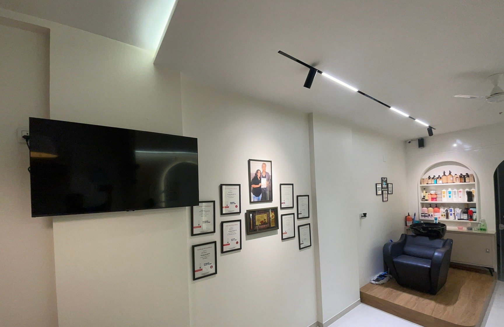 Aashi Rich Salon