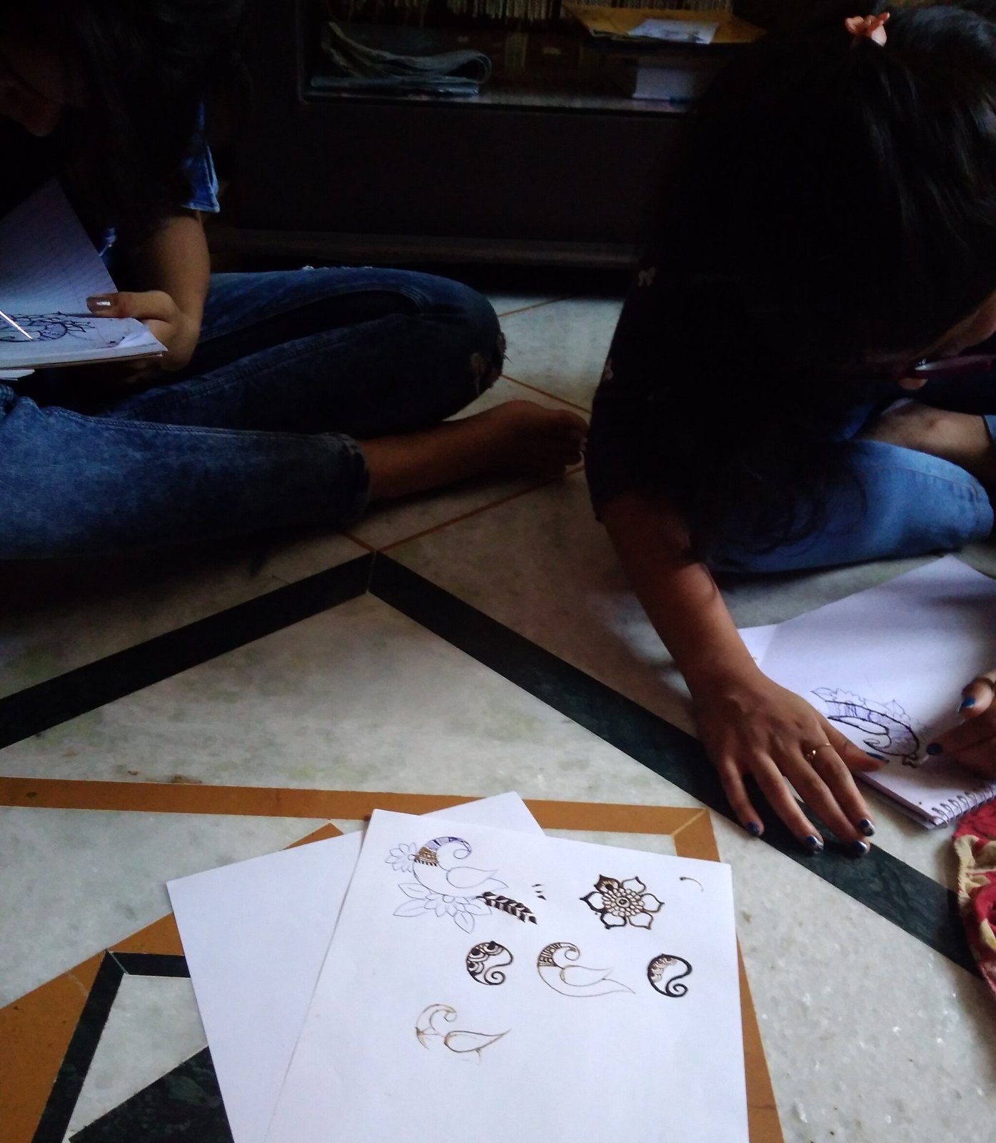 Khyatis Mehendi And Classes