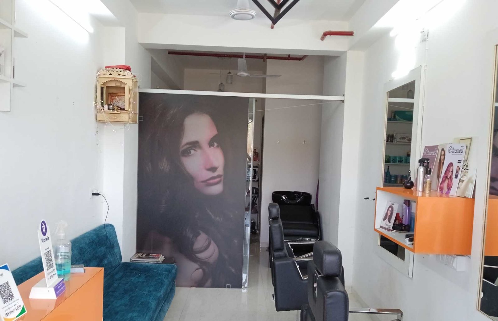 Silver Scissor Hands Salon