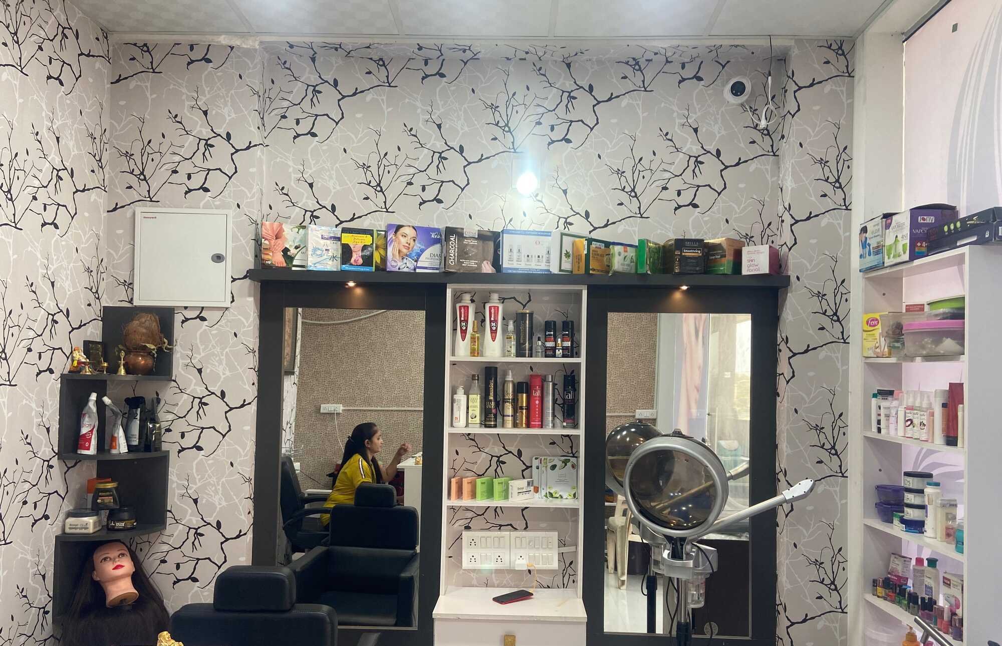 Lords Proffessional Make UP Studio & Salon