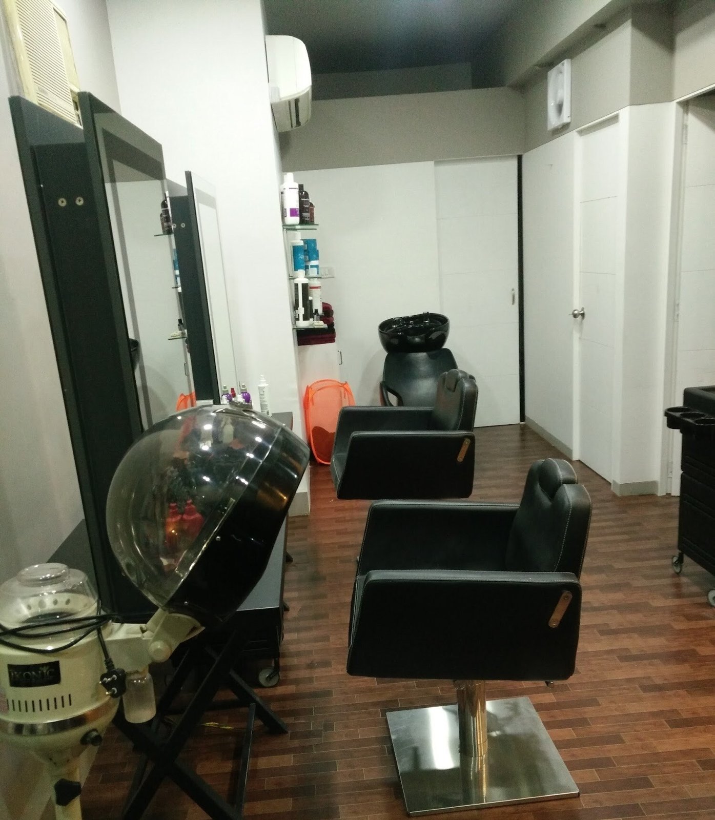 Fringe Salon & Academy
