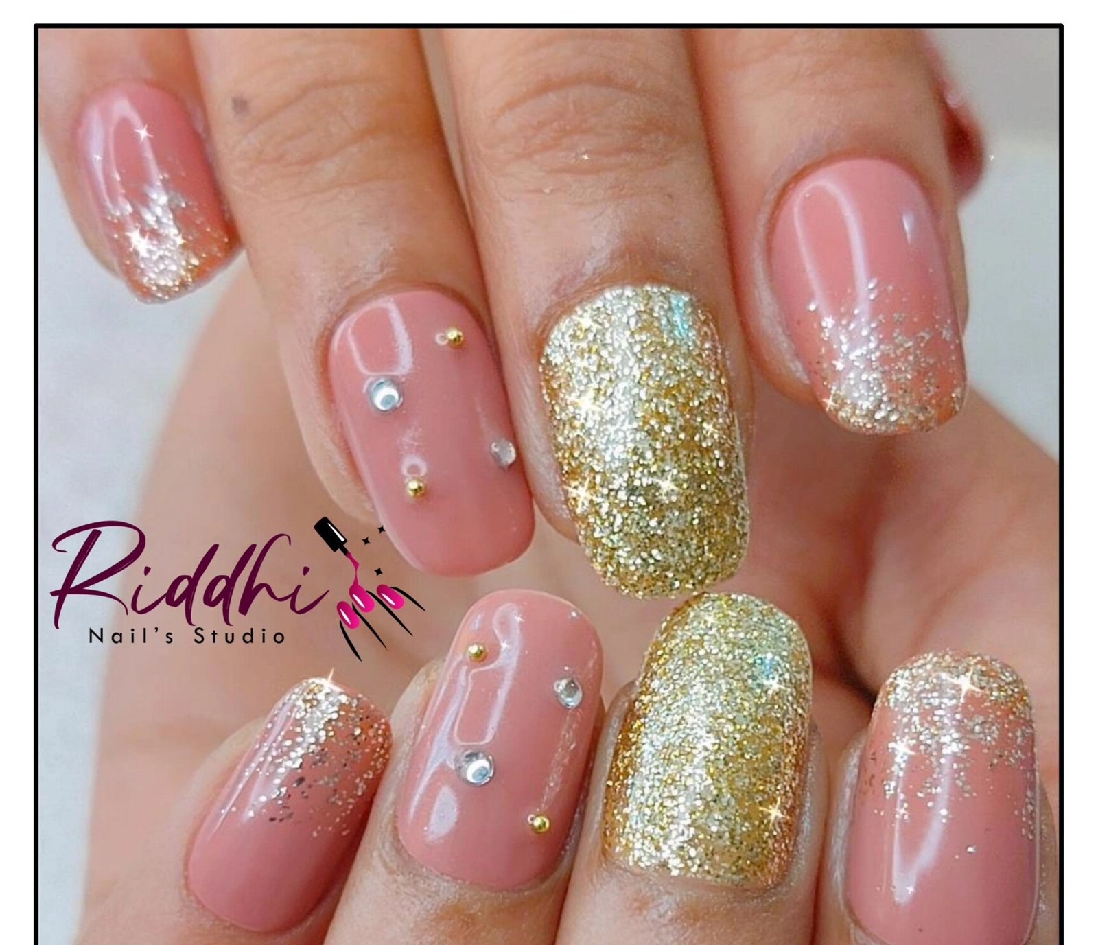 Riddhi Mehndi & Nail's Studio