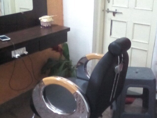 Roop Beauty Parlour