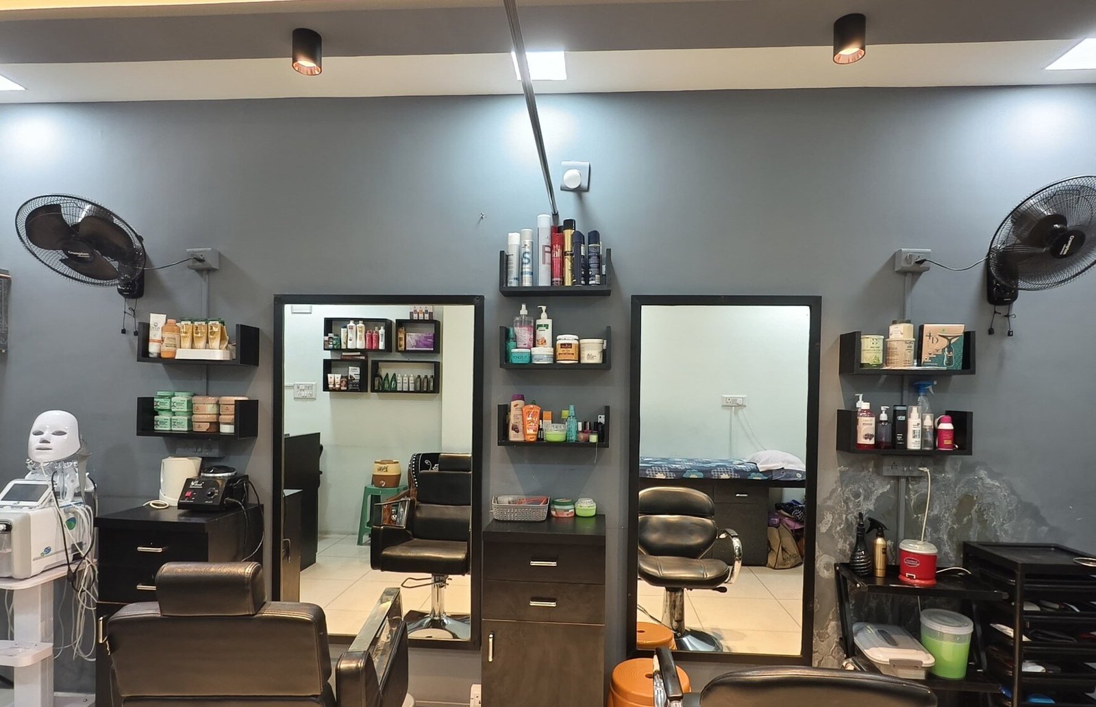 Queen Beauty Parlour