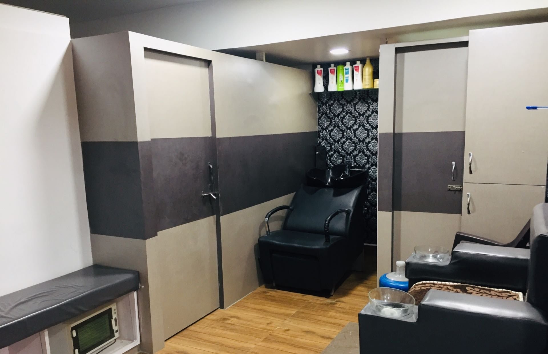 Kavyas Beauty Salon