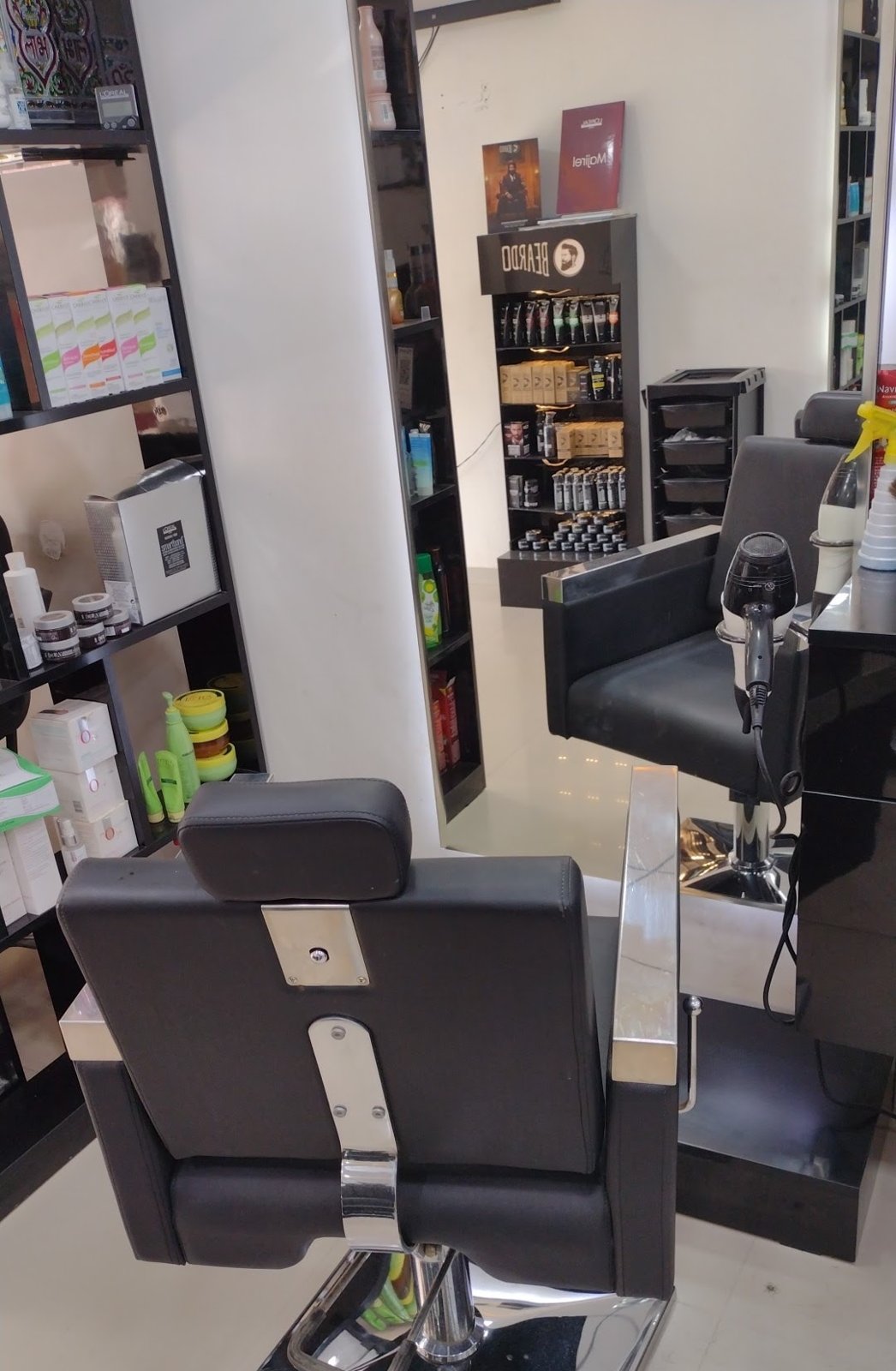 Zolly Unisex Salon