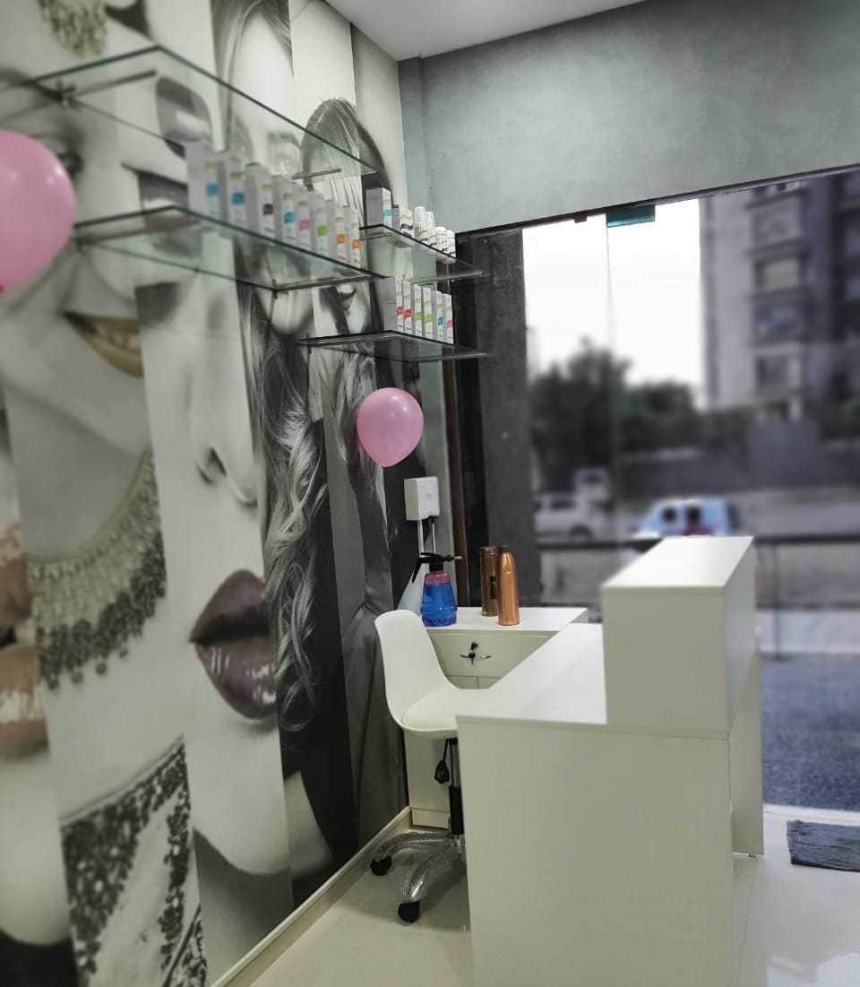 Riddhi's Inner Shine Salon ( Only Female)