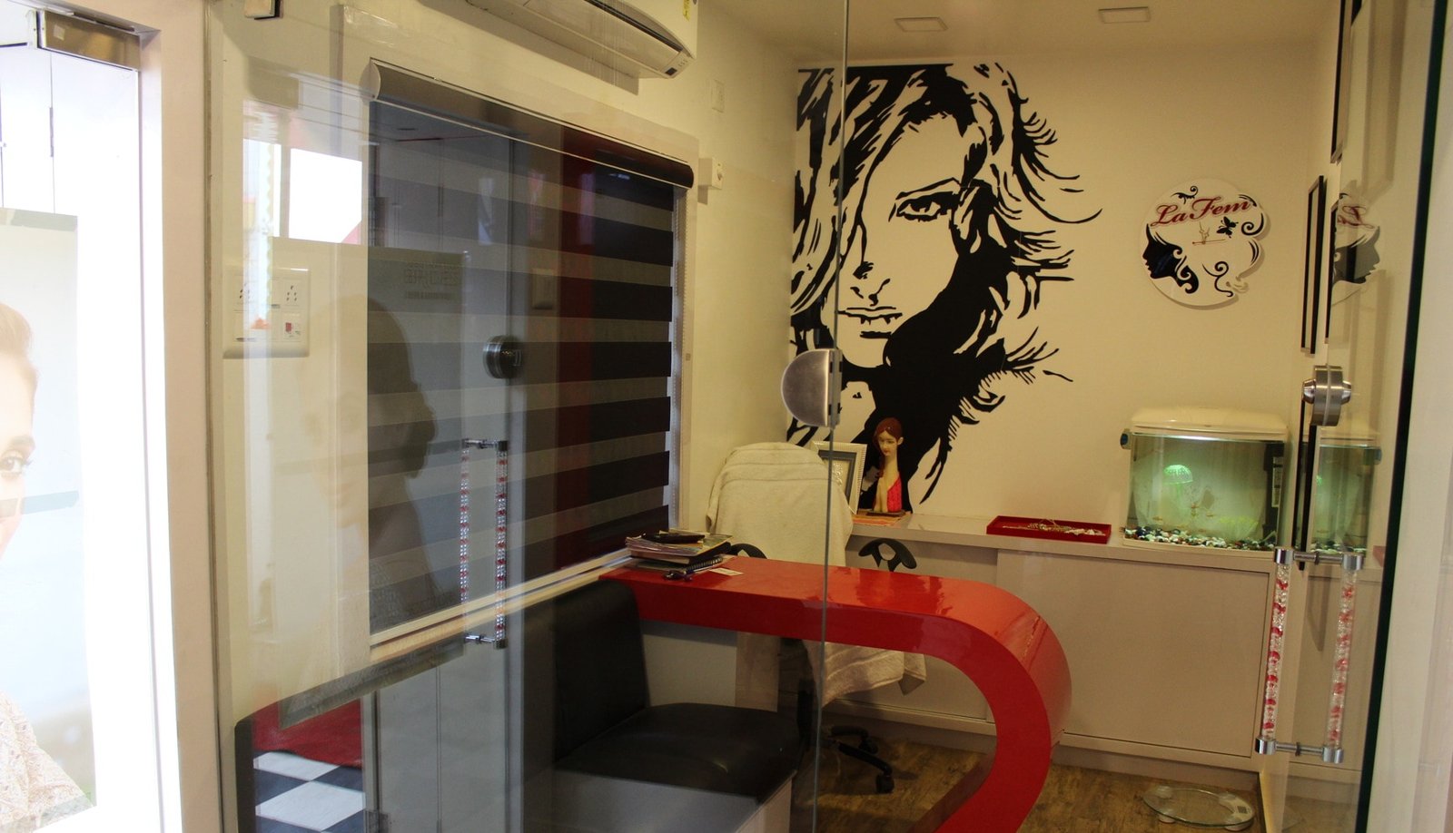 Deepa's Beauty Salon & Academy