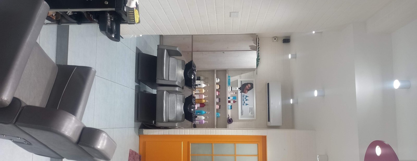 Bloom Unisex Salon