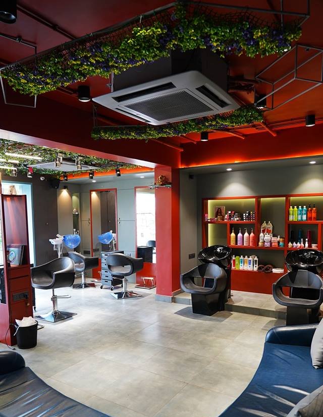 Chameleon Styling Lounge Salon