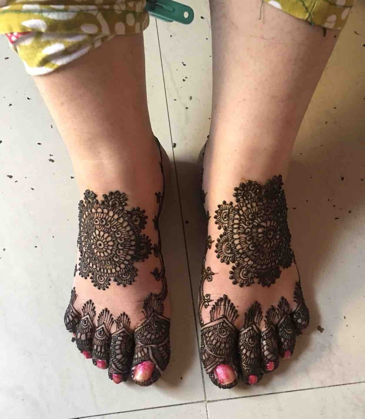 Purvi Mehendi Artist