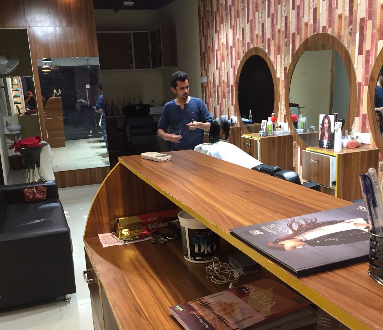 Zahra Unisex Salon
