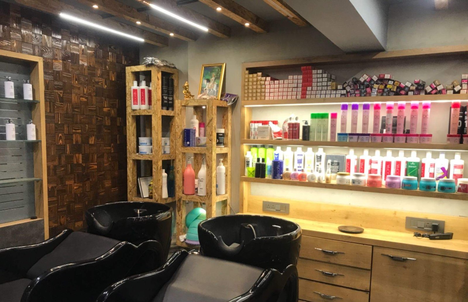 Honest The Family Salon & Academy