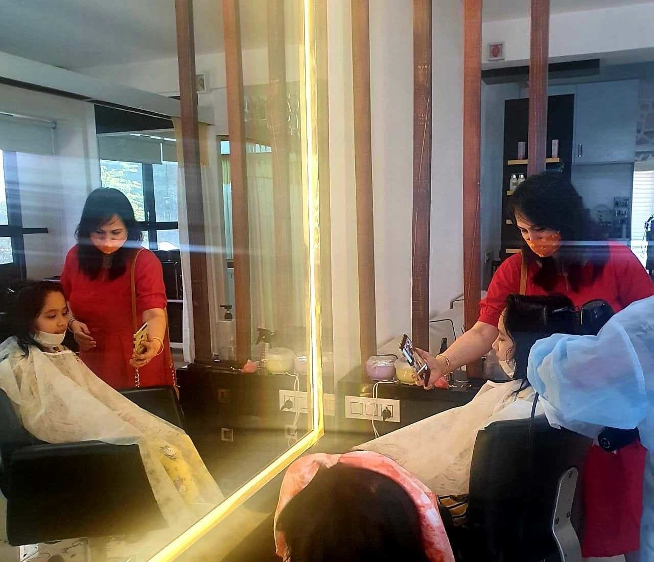 Yalan Salon & Bridal Studio