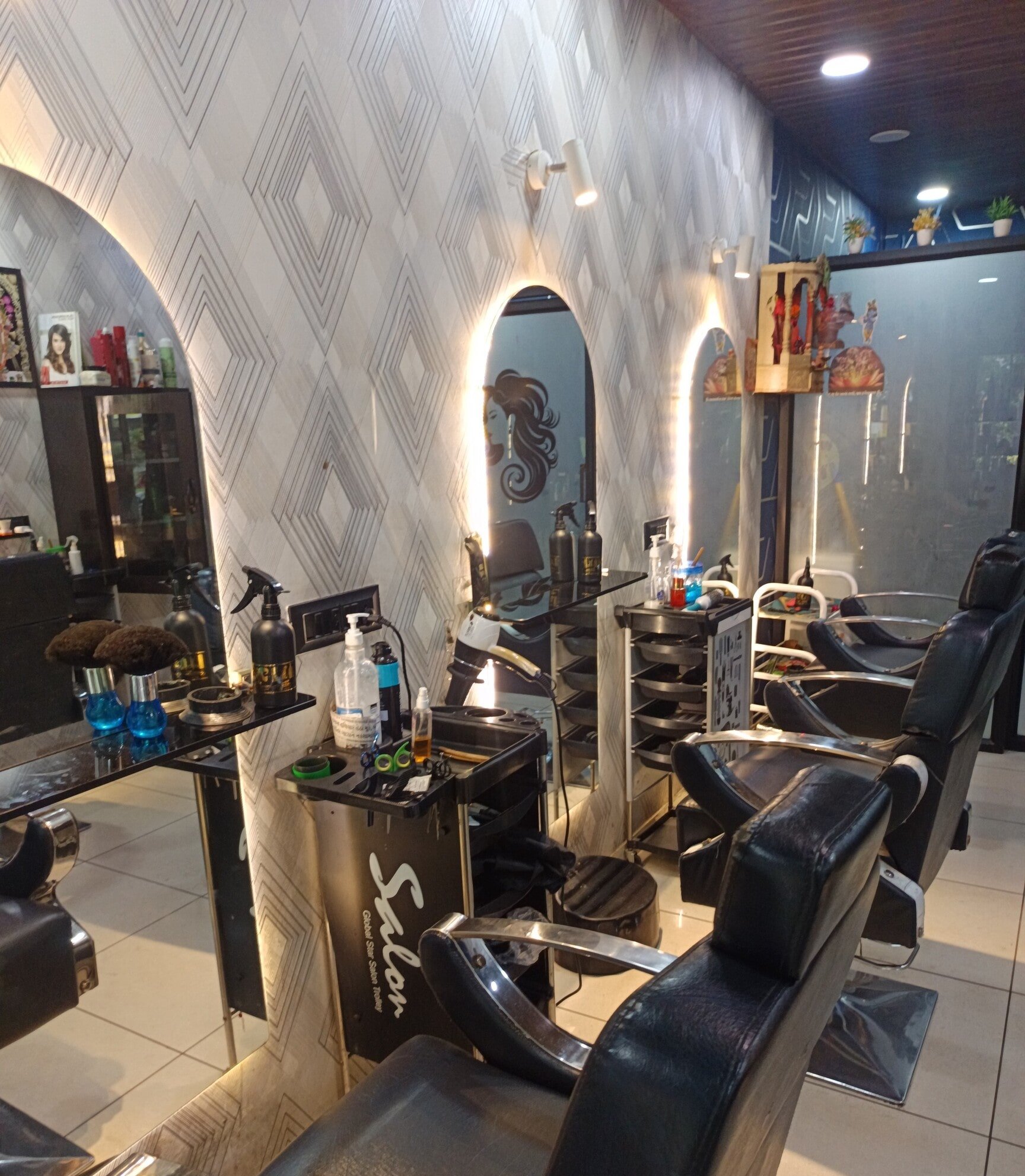 Variety Salon And Tattoos