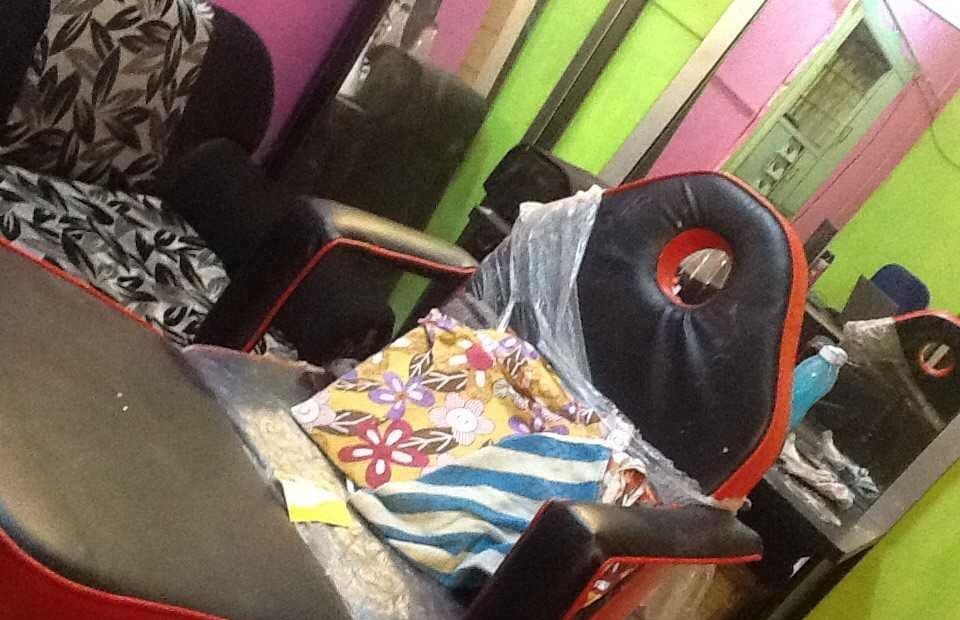 Komal Beauty Parlour