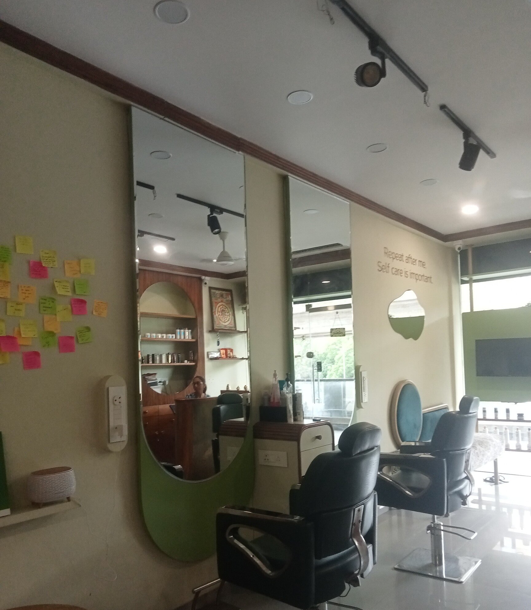 Kaya Nails & Unisex Salon