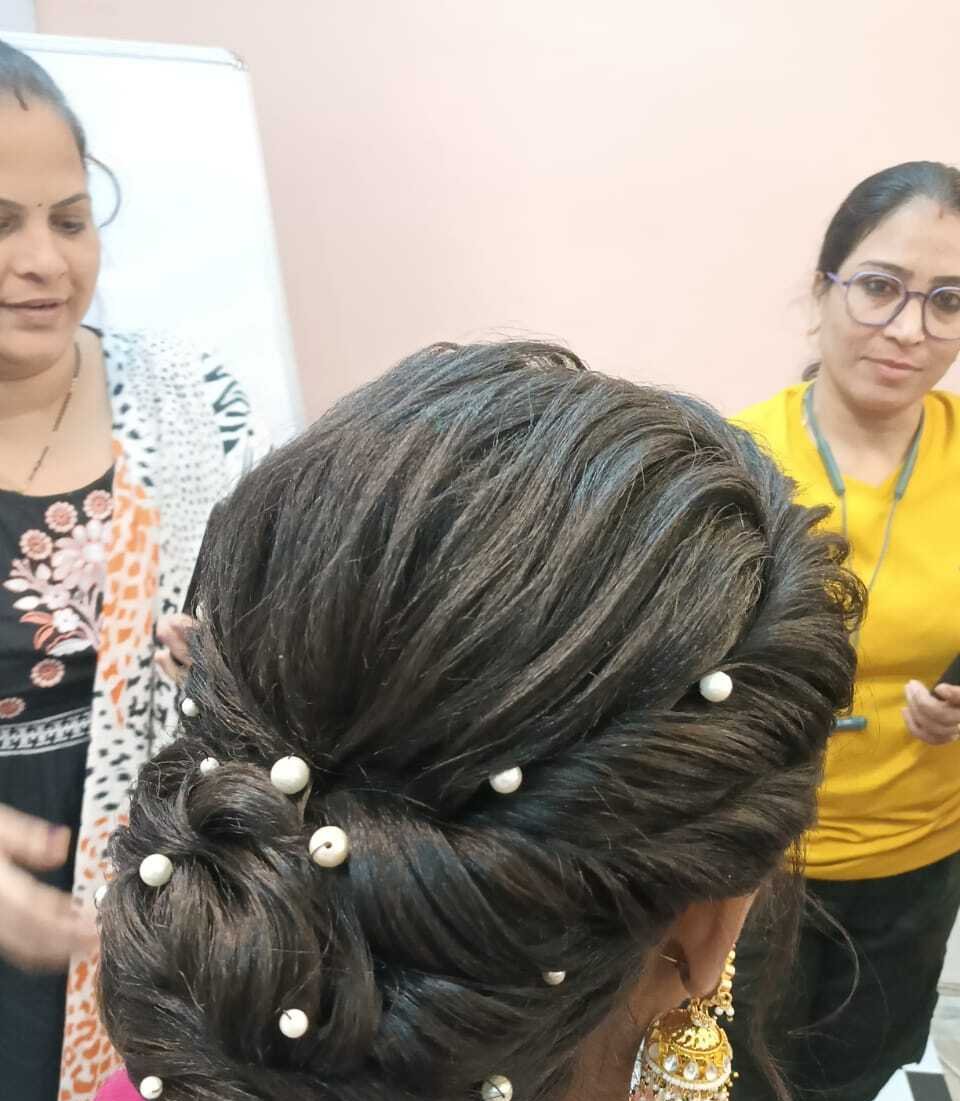 Dhara Beauty Parlour