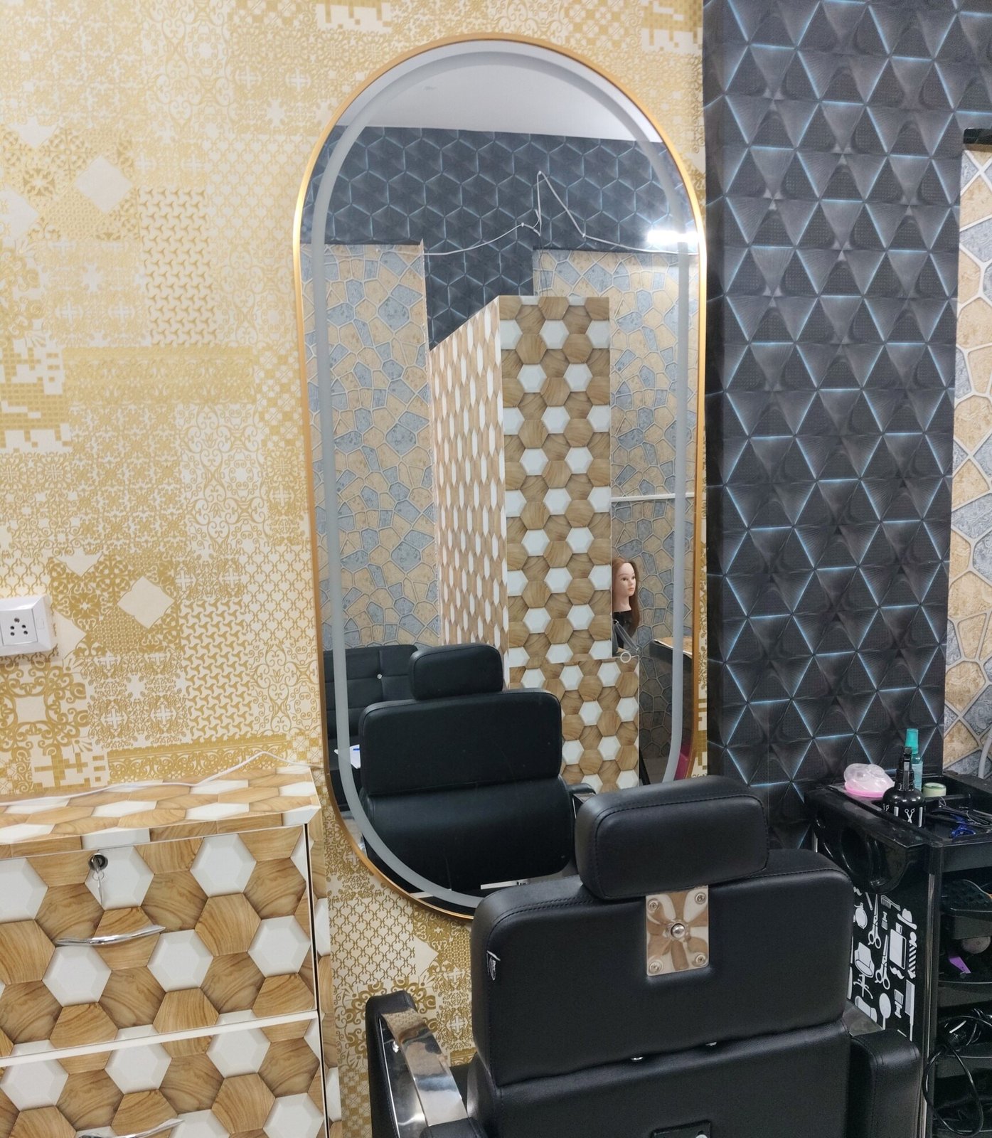 Shailja's Makeover & Academy