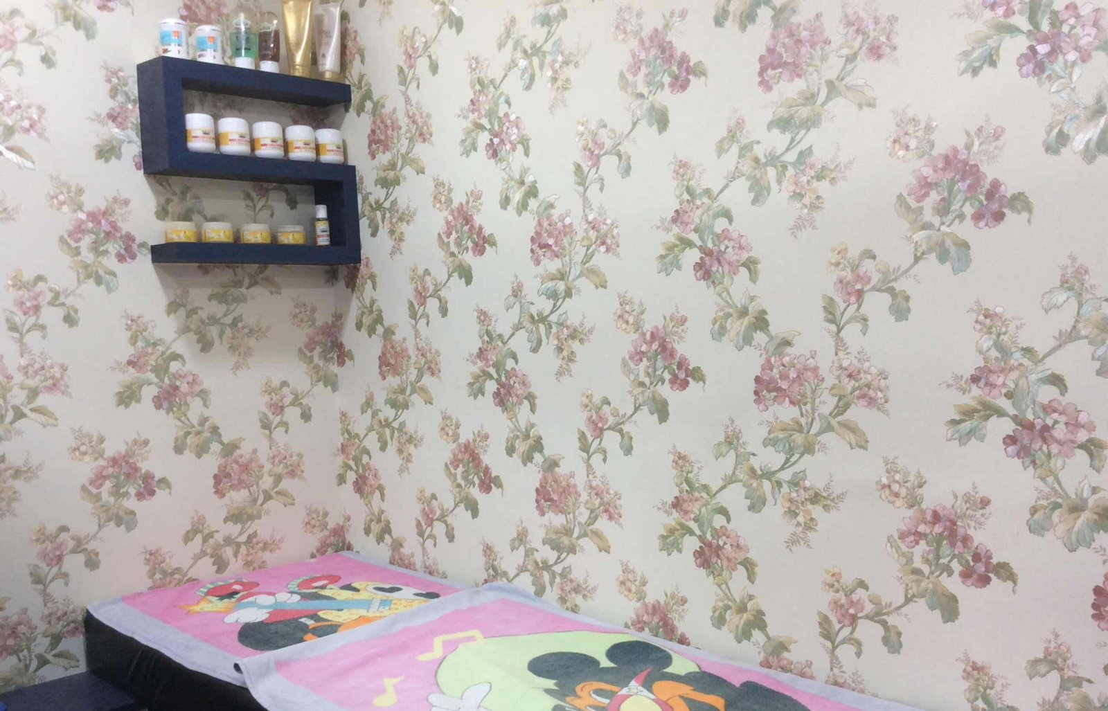 Mansi Beauty And Salon