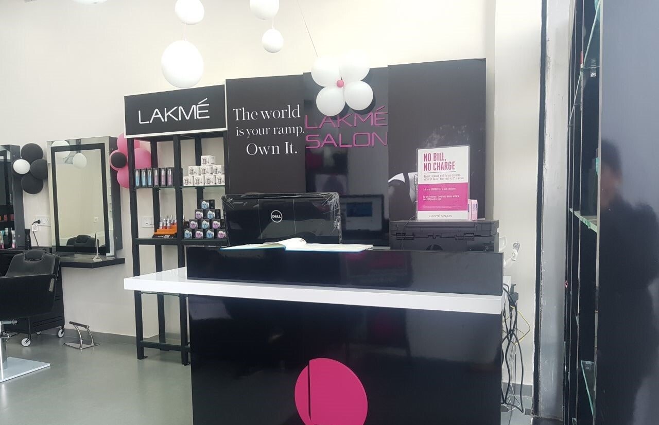 Astha Unisex Salon
