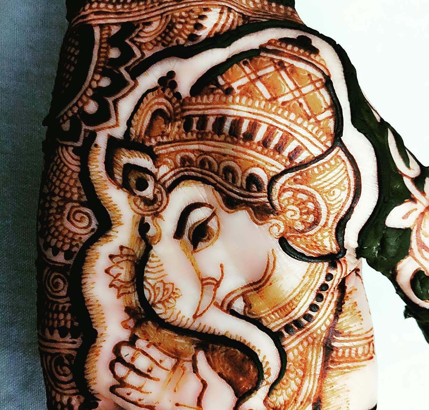 Khyatis Mehendi And Classes