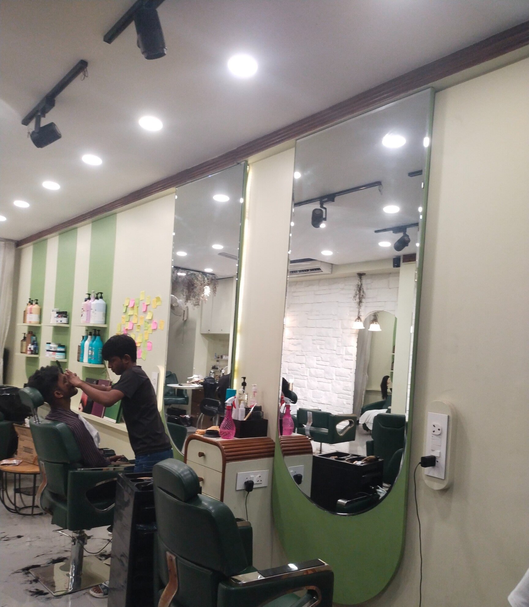 Kaya Nails & Unisex Salon