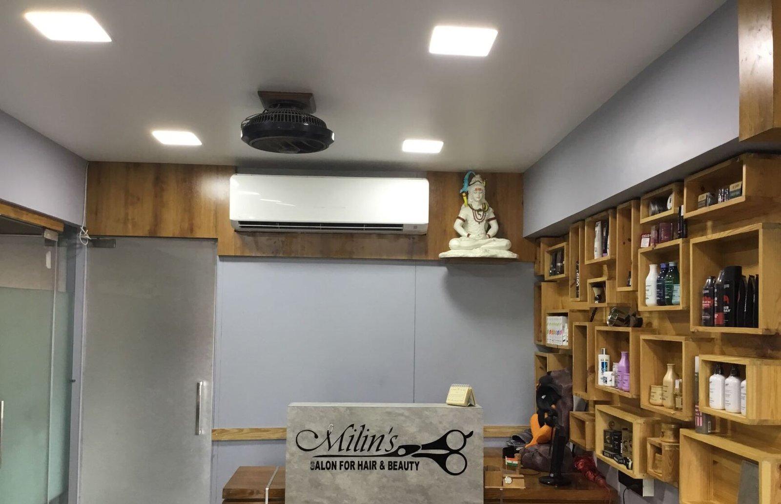 Milin's Salon