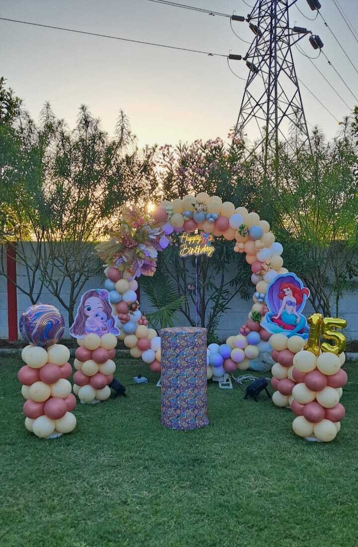 Om Events & Balloon Decoration