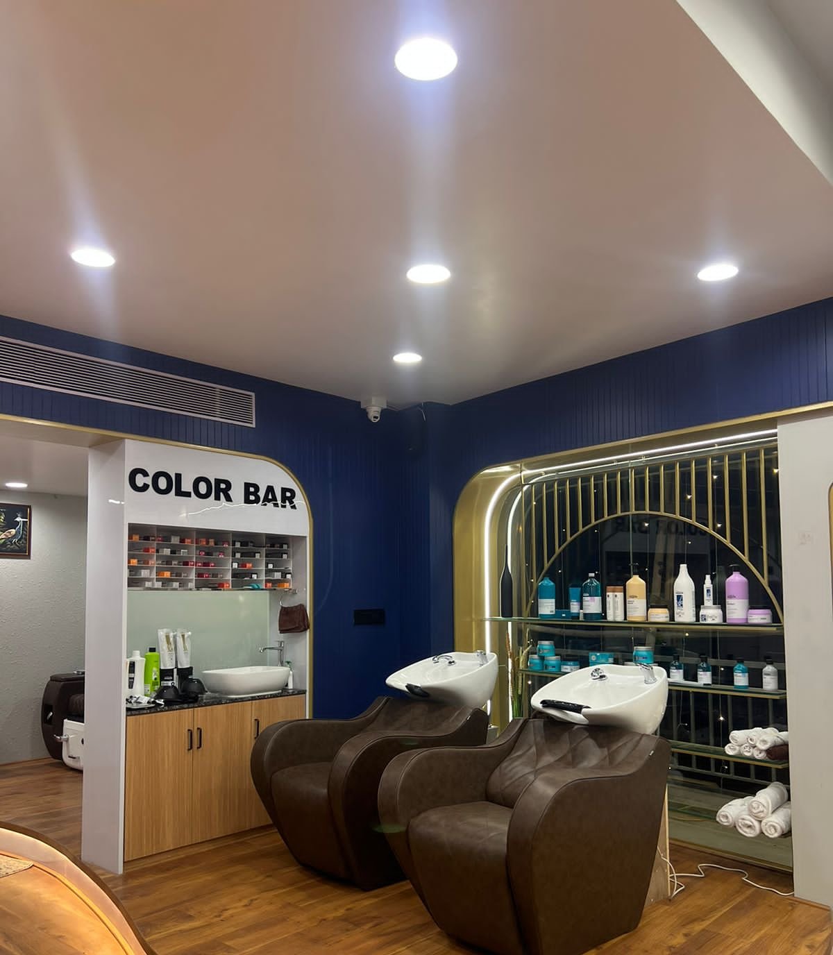 Iconic Unisex Salon
