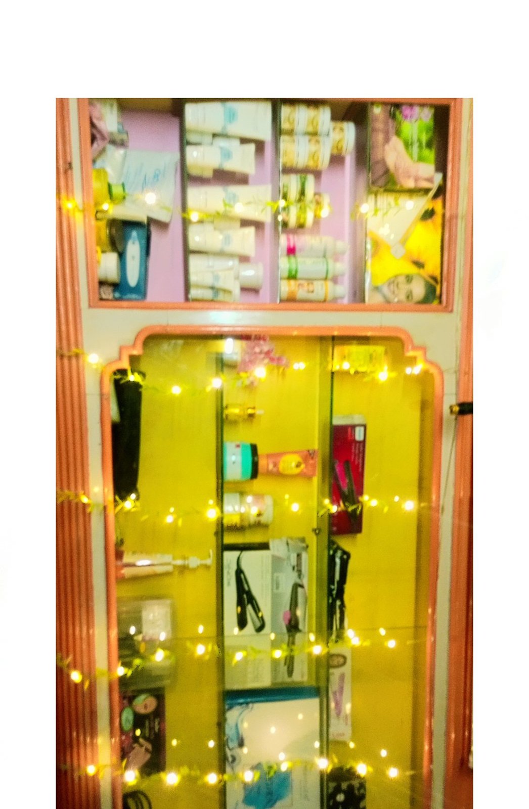 Aarya Beauty Parlour