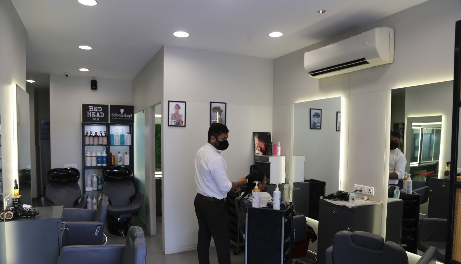 Fast & Fab Unisex Salon