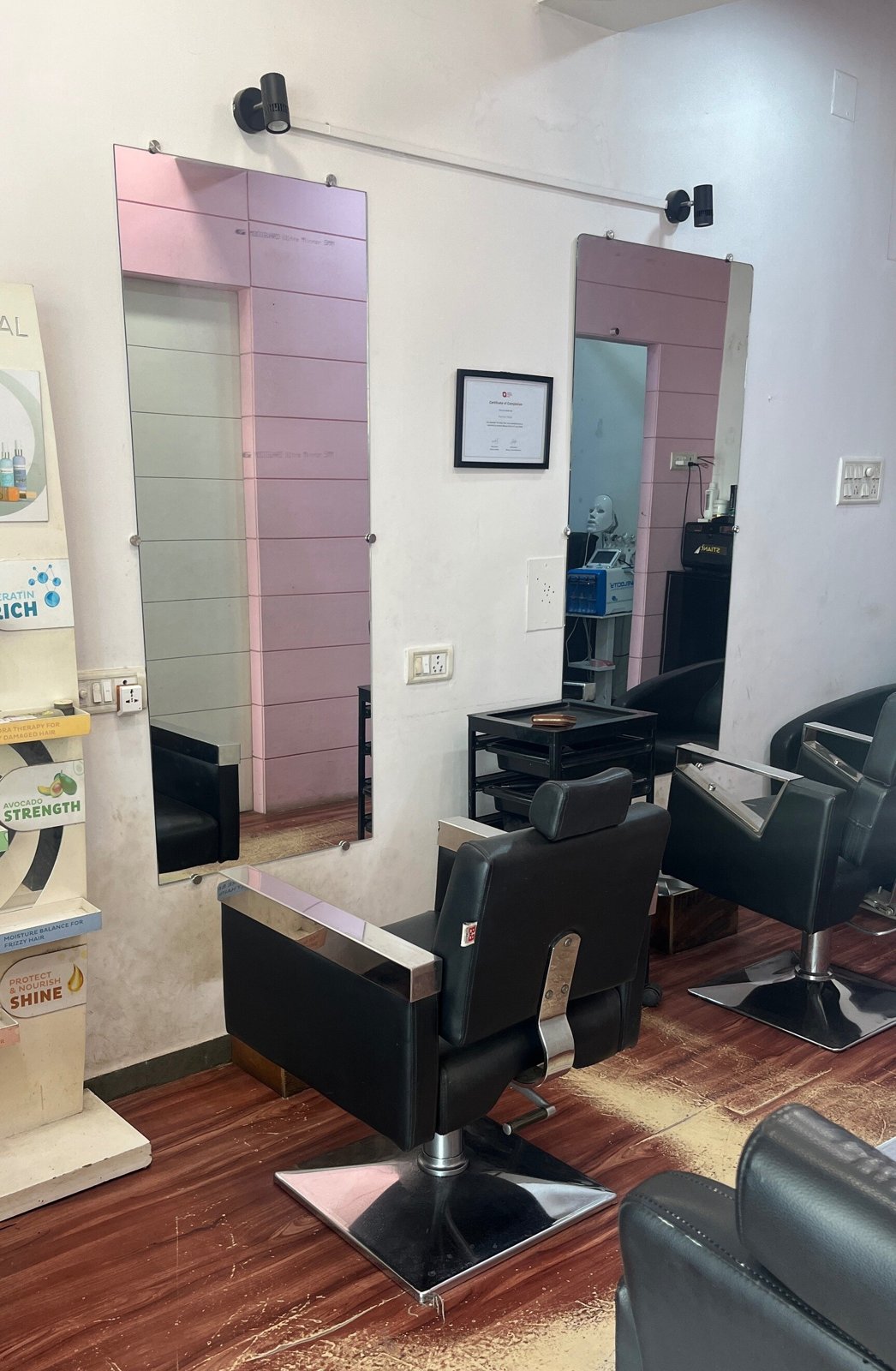 Foram's Beauty Salon & Academy