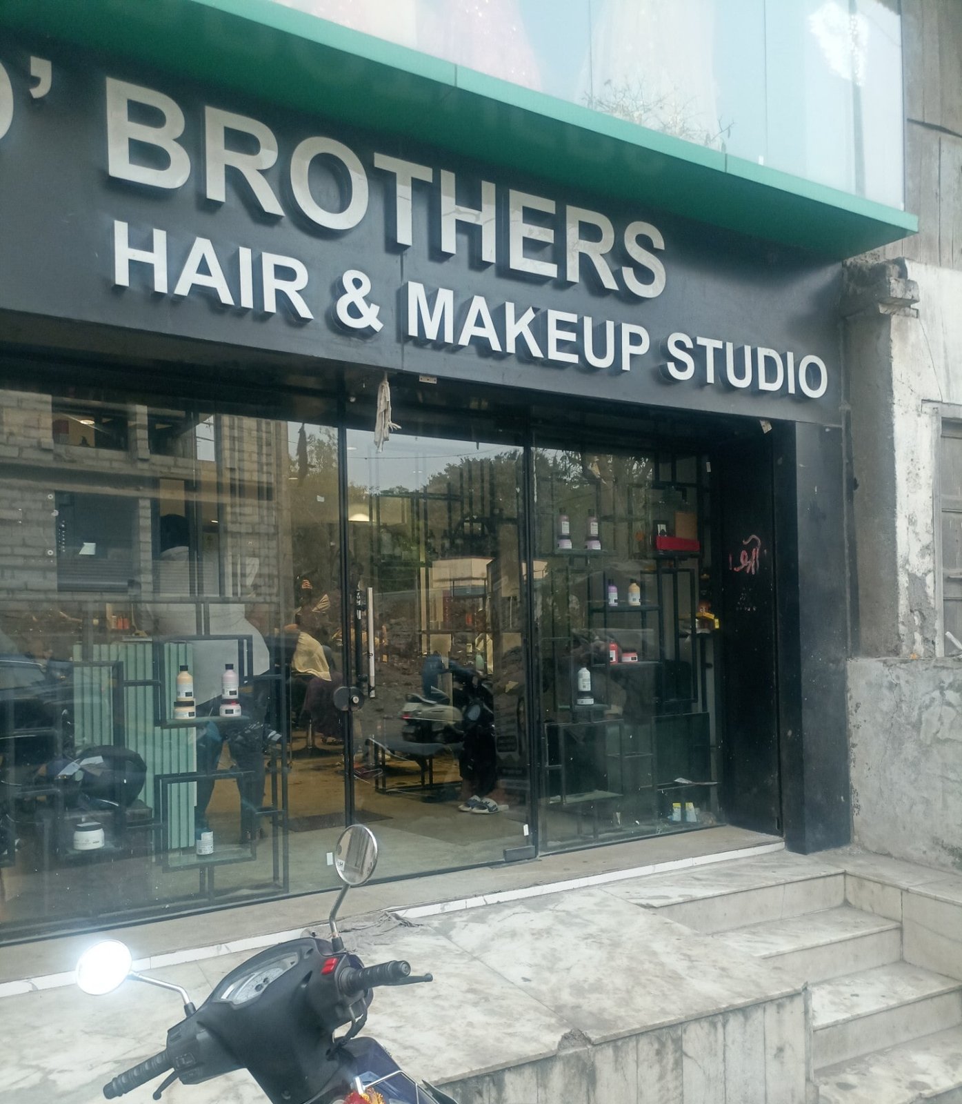 D Brother's Hair & Makeup Studio