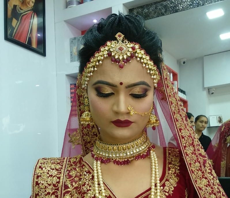 Deepa's Beauty Salon & Academy