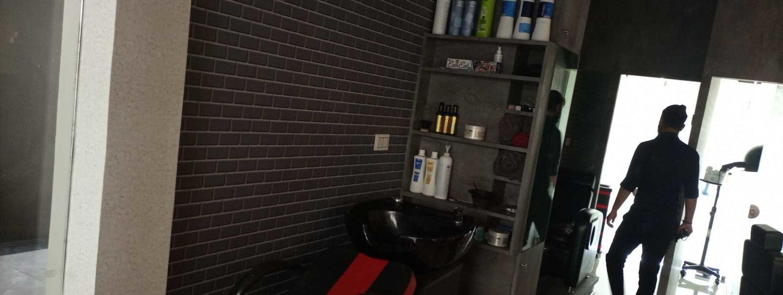 Strands Salon