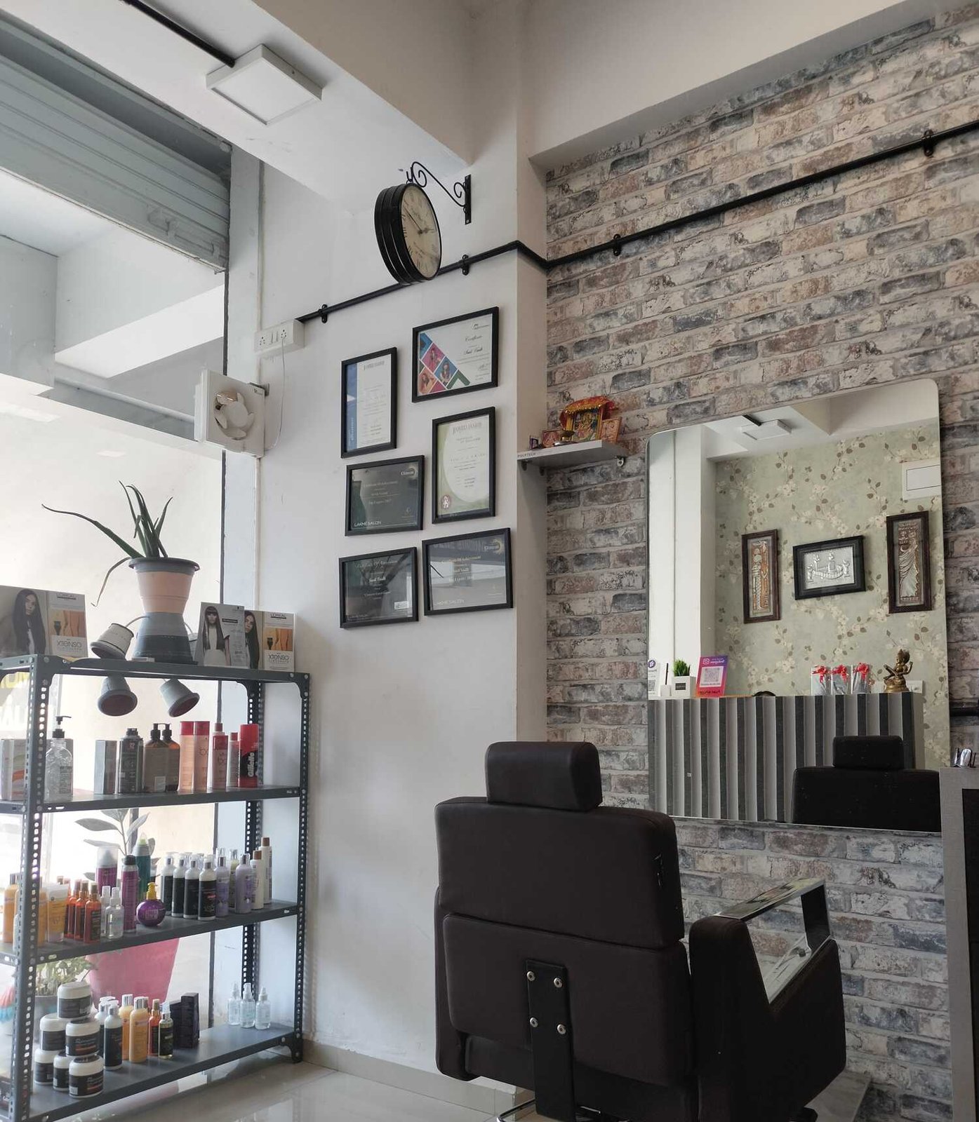Aum Salon & Academy
