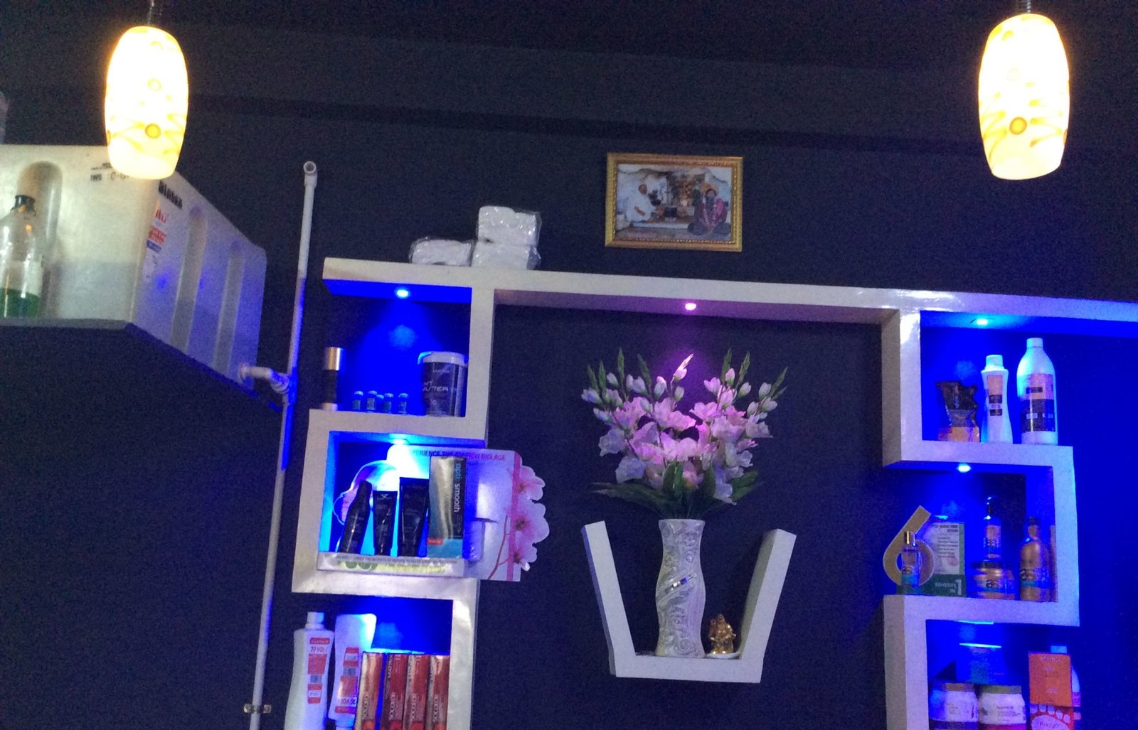 Seven Unisex Salon