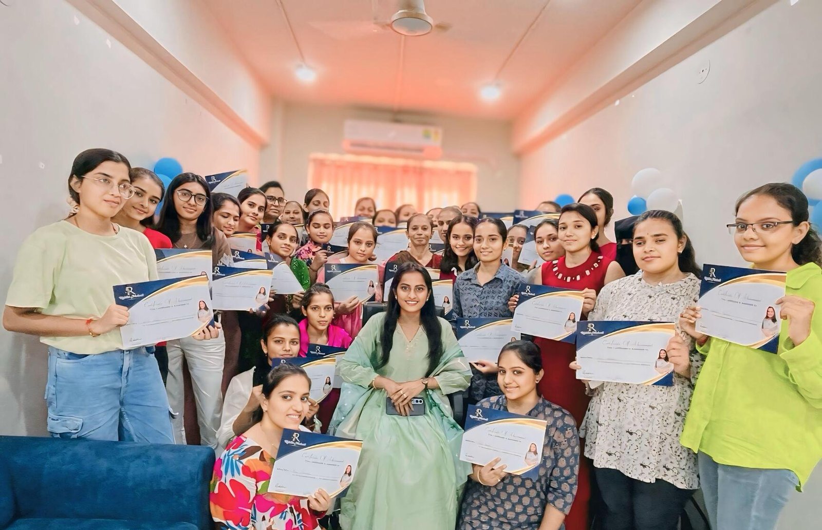Riddhi Mehndi & Nail's Studio