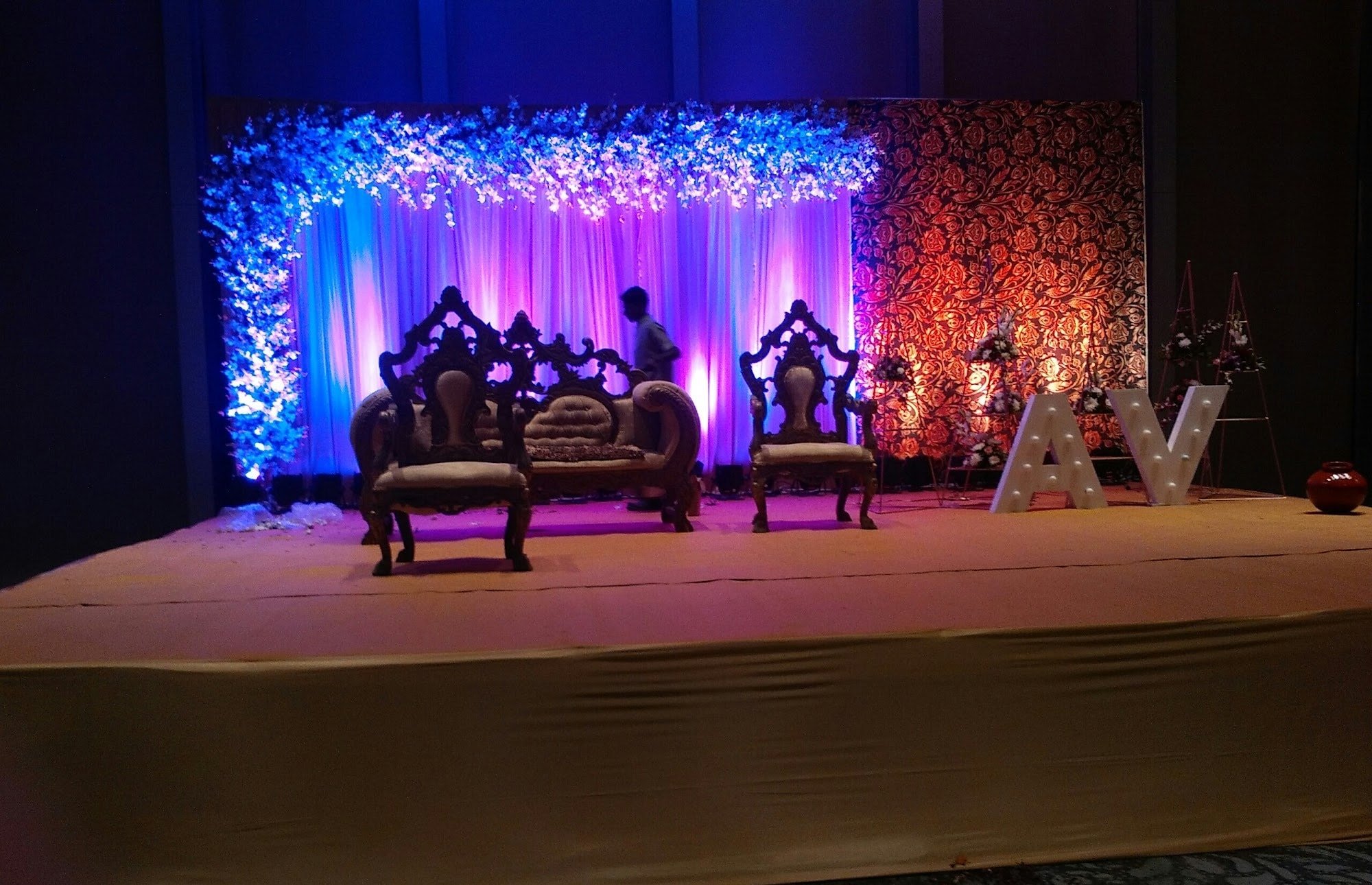 Iscon Decorators
