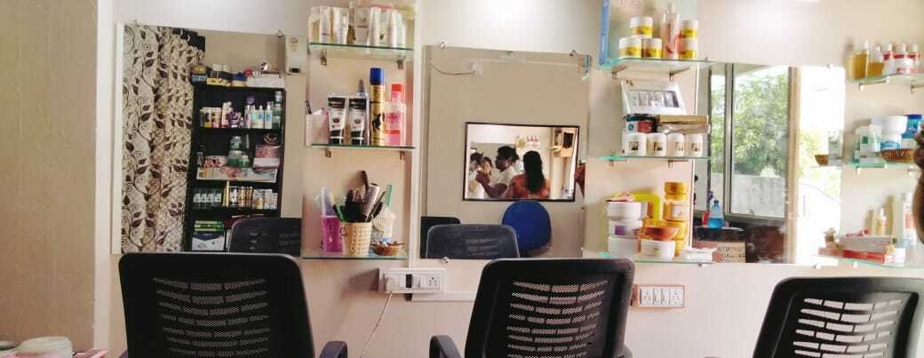 Lily Beauty Parlour