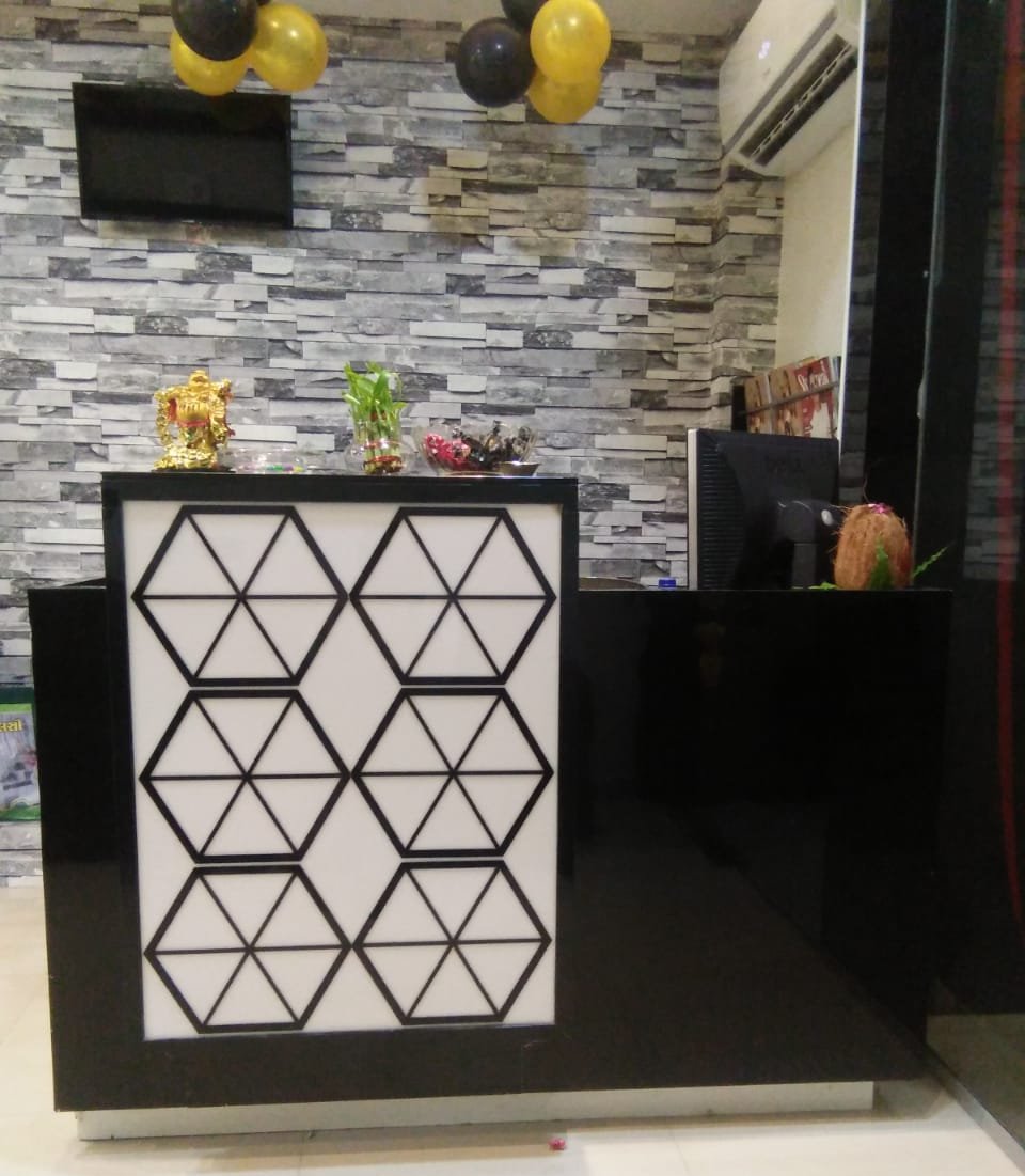 M Unisex Salon