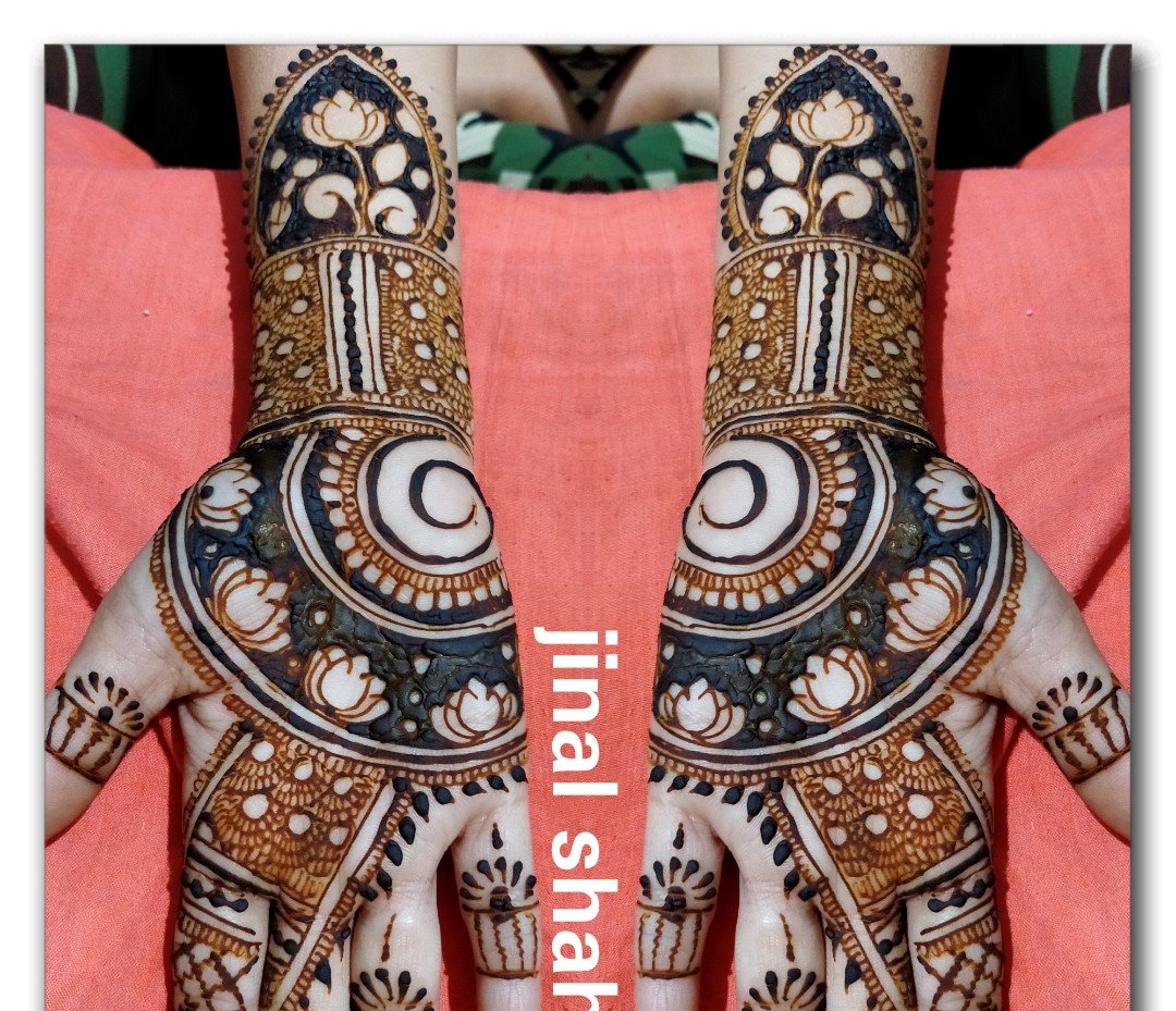 Jinal Mehandi Designer