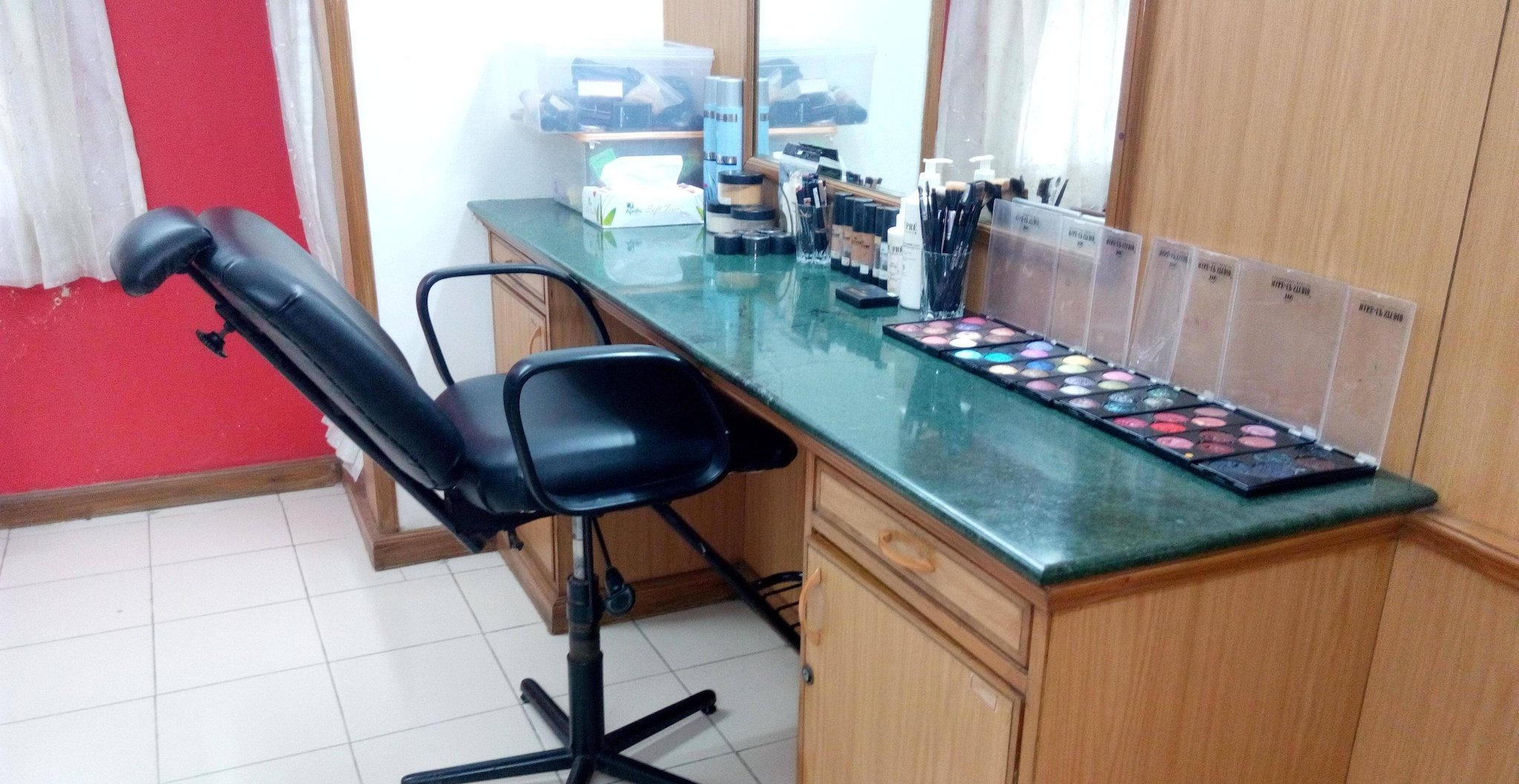 Simran Beauty Parlour And Beauty School
