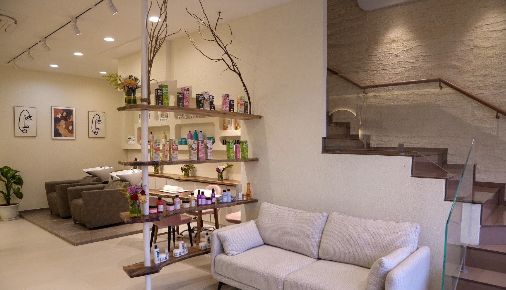 Em'prado Salon NailsAcademy