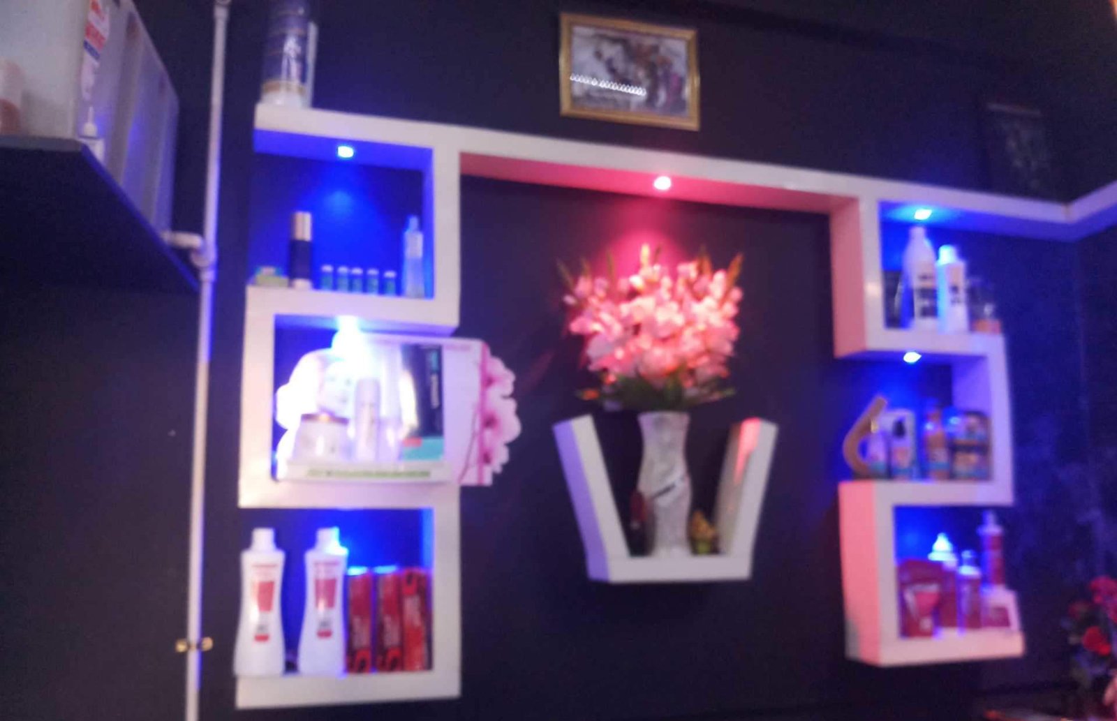 Seven Unisex Salon
