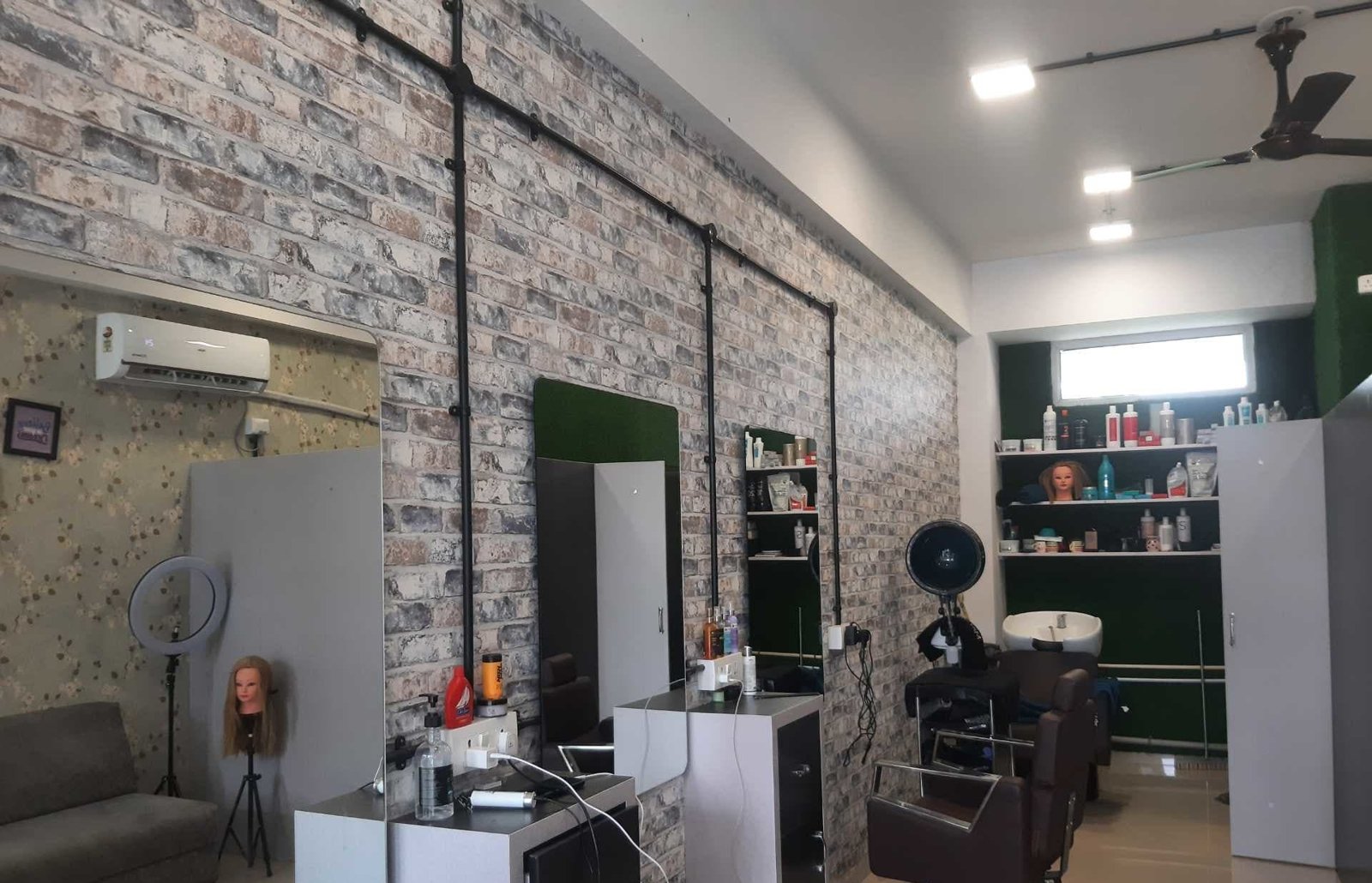 Aum Salon & Academy