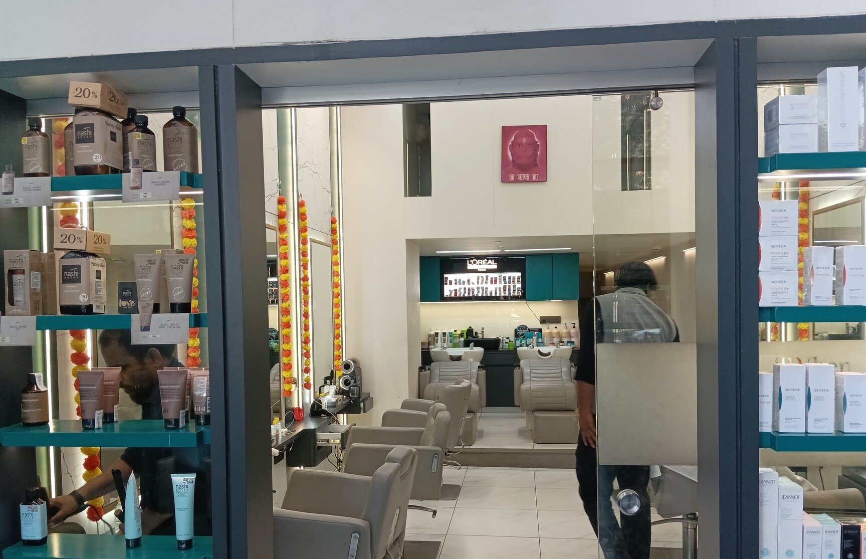 Astha Unisex Salon